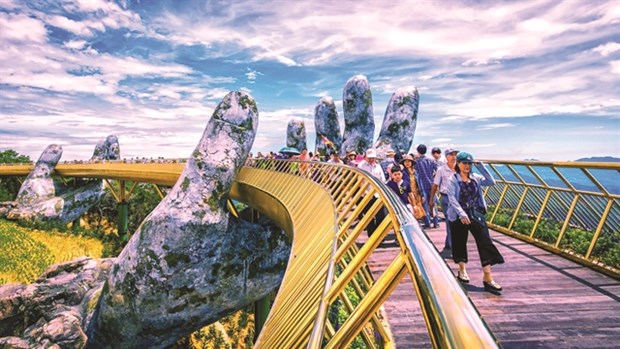 Un forum du tourisme pour discuter des moyens d attirer les visiteurs